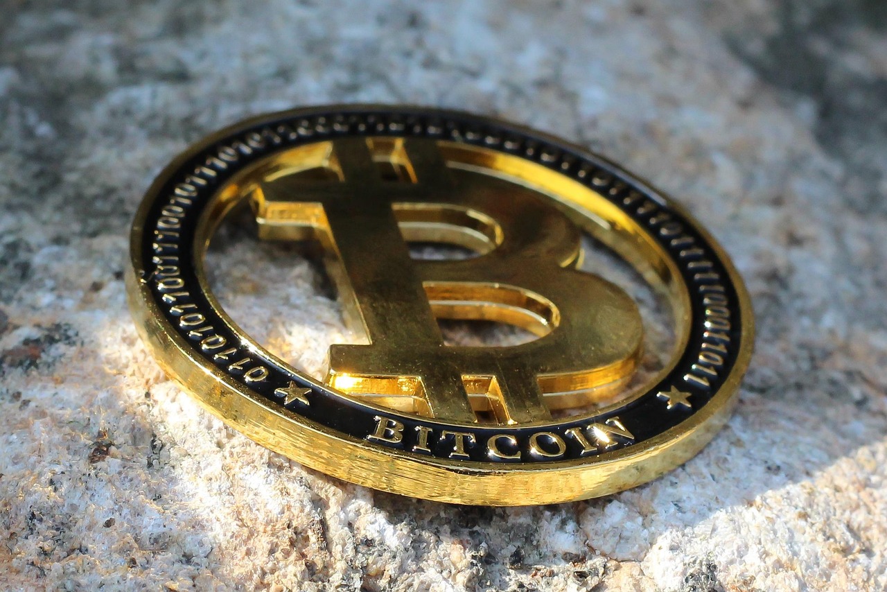 Czy warto kupić Bitcoin w listopadzie 2025? - Sieć kantorów Bitcoin Quark